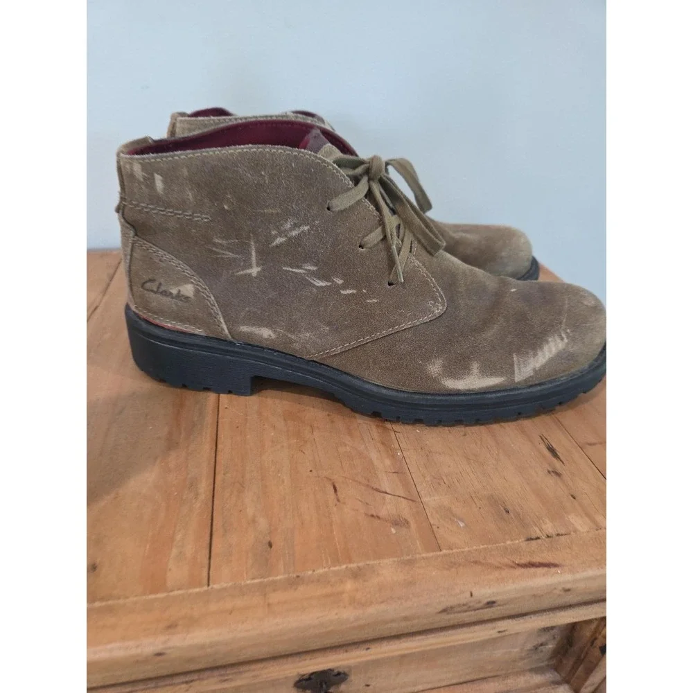 Clarks Men's 11M Brown Suede Chukka Boots Distressed Leather Lug Sole Lace Up